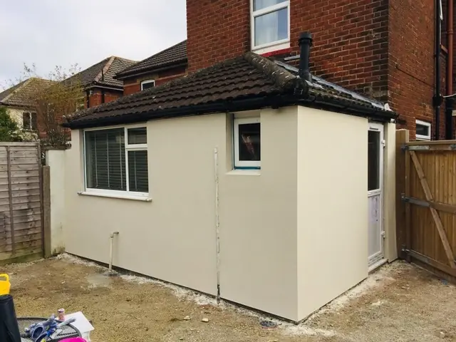 A Private Dwelling in Poole — photo 1 of 2