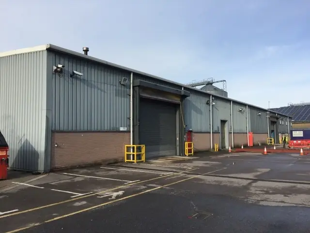 Commercial Factory in Weymouth — photo 4 of 4
