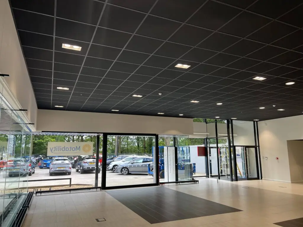 Hendy Crawley in Crawley — photo 2 of 5