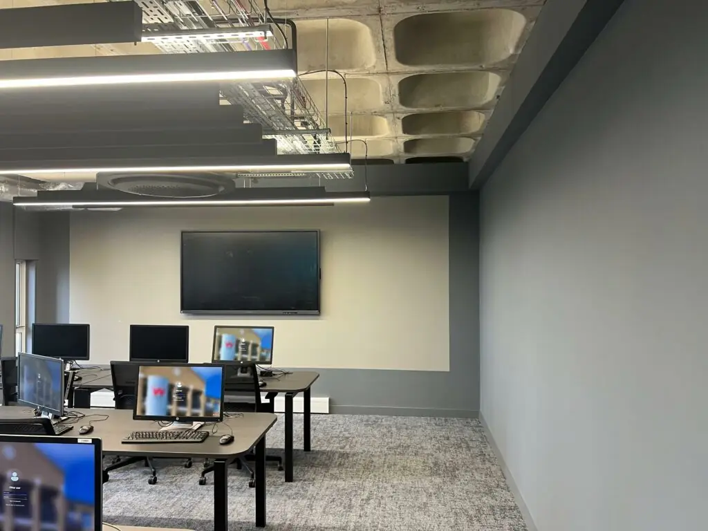 Weymouth college First floor in Weymouth — photo 2 of 5