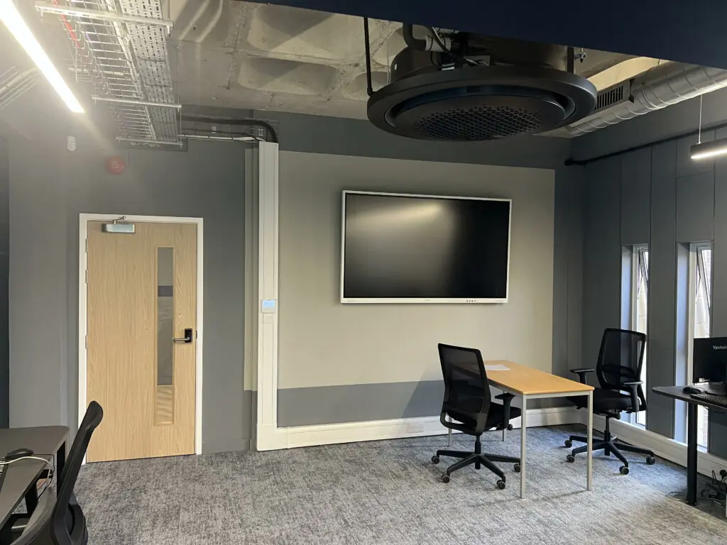 Weymouth college First floor in Weymouth — photo 5 of 5